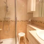 Center - 4 People - Garage アパート